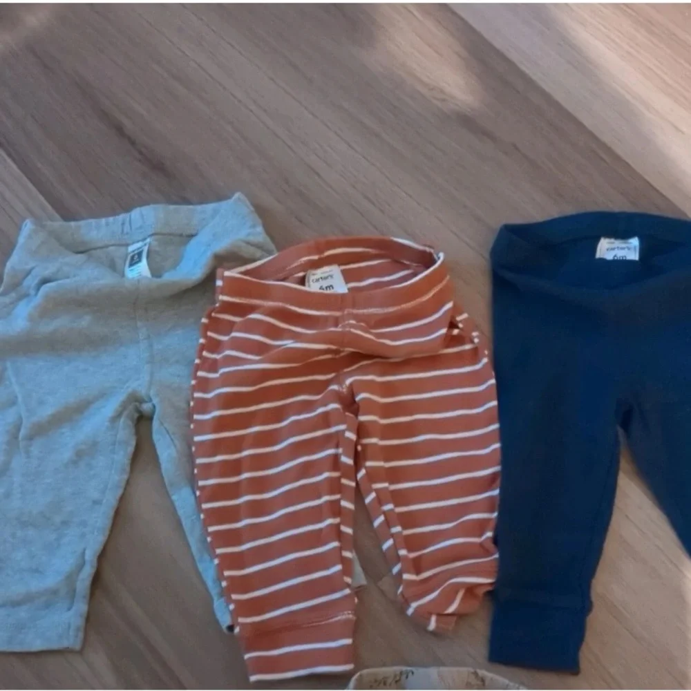 Carter's little boy pants 6 months,(3pk) plus bonus pair from magenta brand